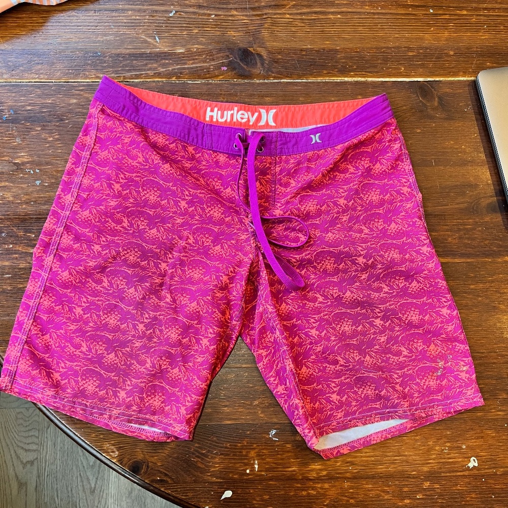 Hurley Women's 9 inch board shorts size 1